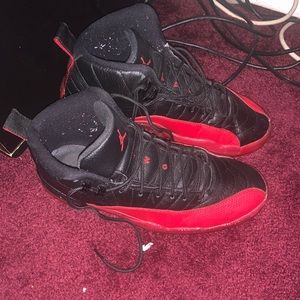 Air Jordan retro 12 (Flu games)